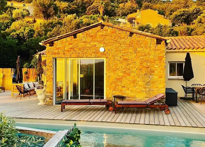 VILLA PERLA SAINT-TROPEZ CAVALAIRE-SUR-MER, 3-5 chambres, vue mer, piscine chauffée