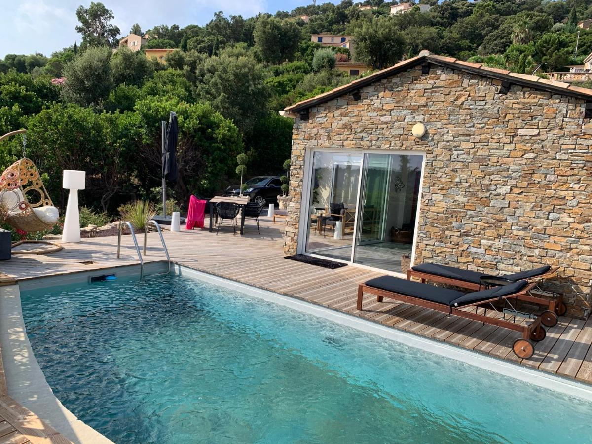 Perla Saint-tropez Cavalaire-sur-mer, 3-5 Chambres, Vue Mer, Piscine Chauffée Villa